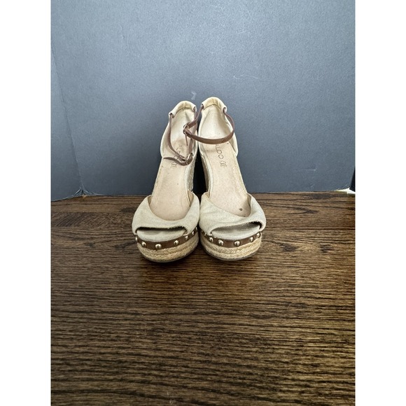 ALDO Sandals Wedge Shoes Beige Ankle Strap Studded Peep Toe Sz US 10 - Picture 2 of 10
